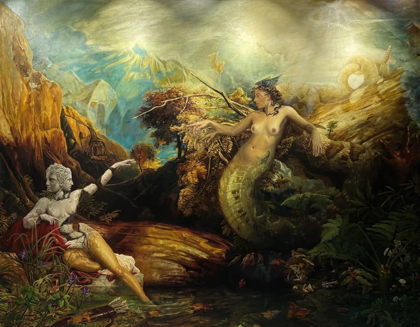 Escena clásica al atardecer: figuras desnudas y una criatura marina varada entre rocas y vegetación.